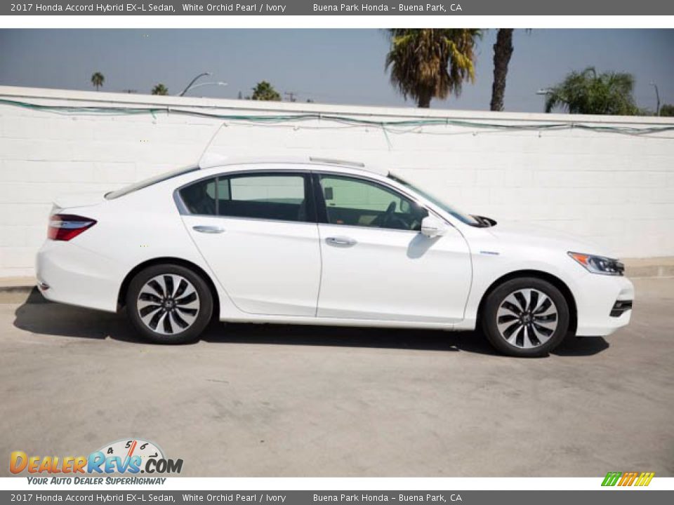 2017 Honda Accord Hybrid EX-L Sedan White Orchid Pearl / Ivory Photo #12