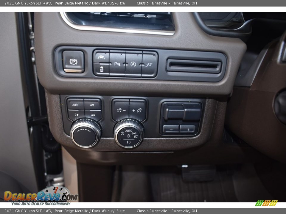 2021 GMC Yukon SLT 4WD Pearl Beige Metallic / Dark Walnut/­Slate Photo #12