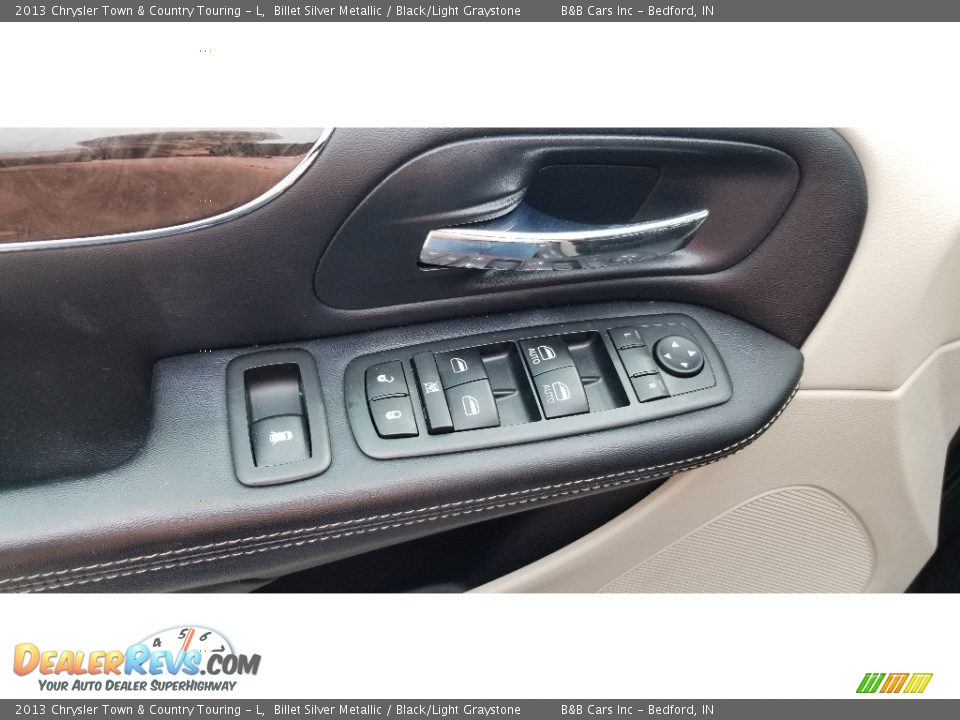 2013 Chrysler Town & Country Touring - L Billet Silver Metallic / Black/Light Graystone Photo #8