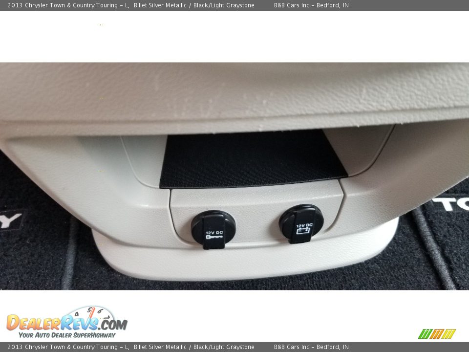 2013 Chrysler Town & Country Touring - L Billet Silver Metallic / Black/Light Graystone Photo #17