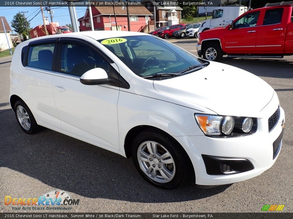 Front 3/4 View of 2016 Chevrolet Sonic LT Hatchback Photo #8