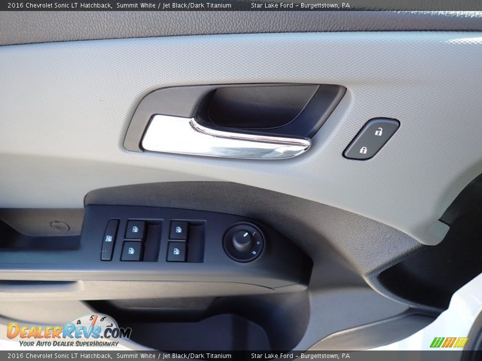 Door Panel of 2016 Chevrolet Sonic LT Hatchback Photo #13