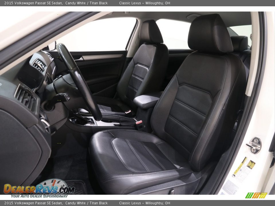 Front Seat of 2015 Volkswagen Passat SE Sedan Photo #5