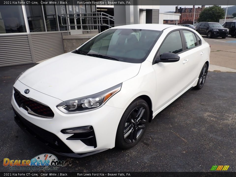 Front 3/4 View of 2021 Kia Forte GT-Line Photo #5