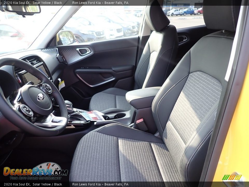 Front Seat of 2020 Kia Soul EX Photo #13