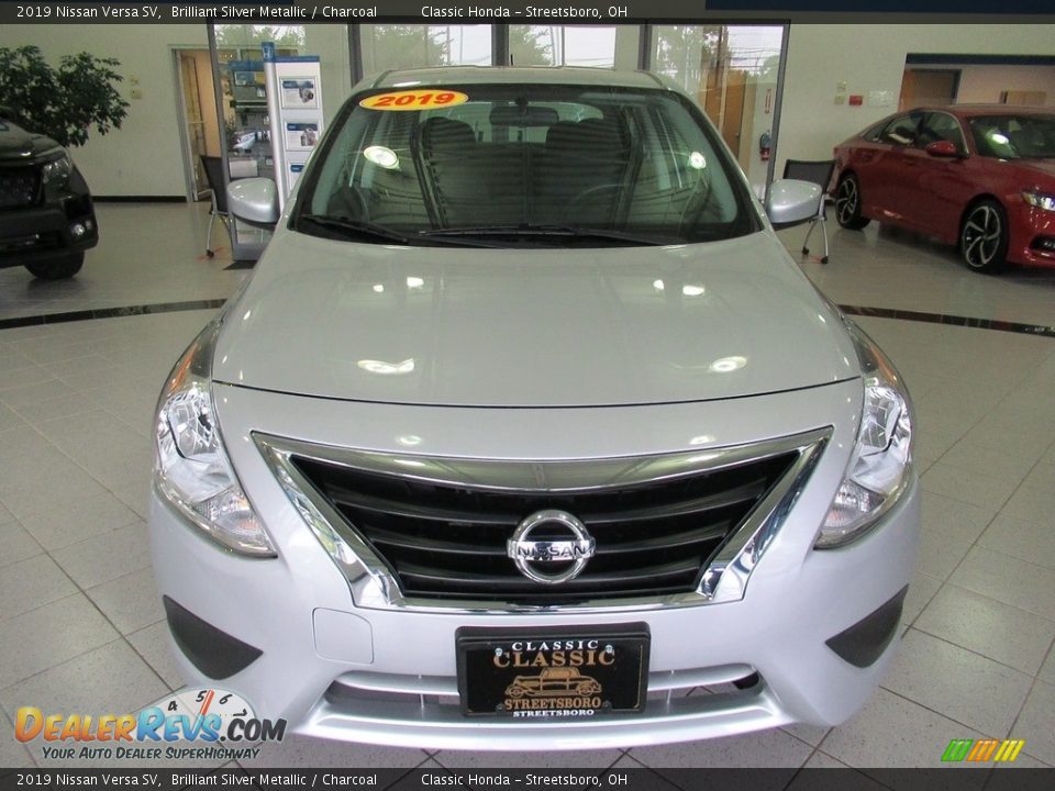 2019 Nissan Versa SV Brilliant Silver Metallic / Charcoal Photo #2