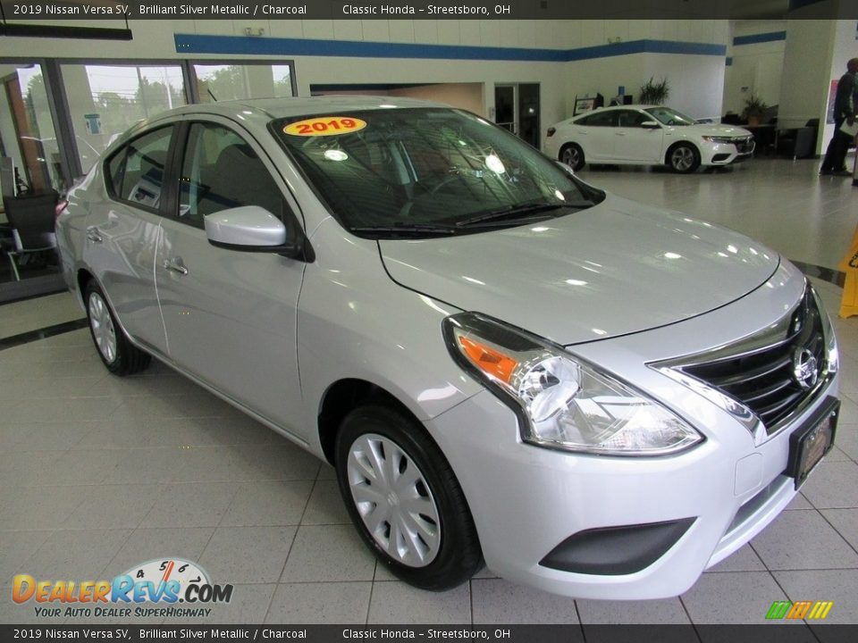2019 Nissan Versa SV Brilliant Silver Metallic / Charcoal Photo #3