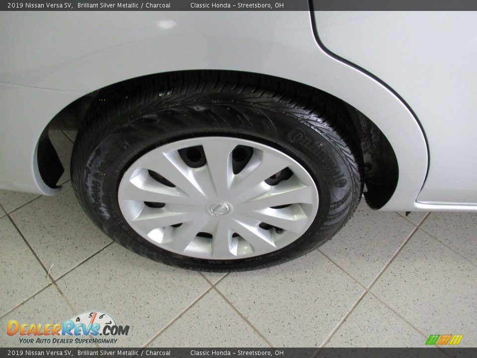 2019 Nissan Versa SV Brilliant Silver Metallic / Charcoal Photo #6