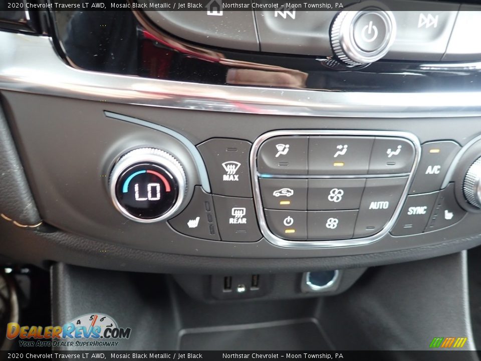 2020 Chevrolet Traverse LT AWD Mosaic Black Metallic / Jet Black Photo #18