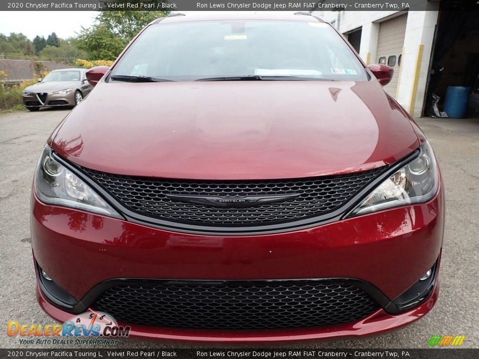 2020 Chrysler Pacifica Touring L Velvet Red Pearl / Black Photo #2