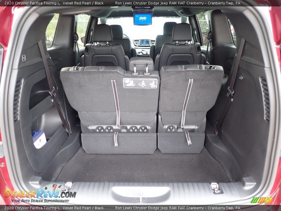 2020 Chrysler Pacifica Touring L Trunk Photo #7