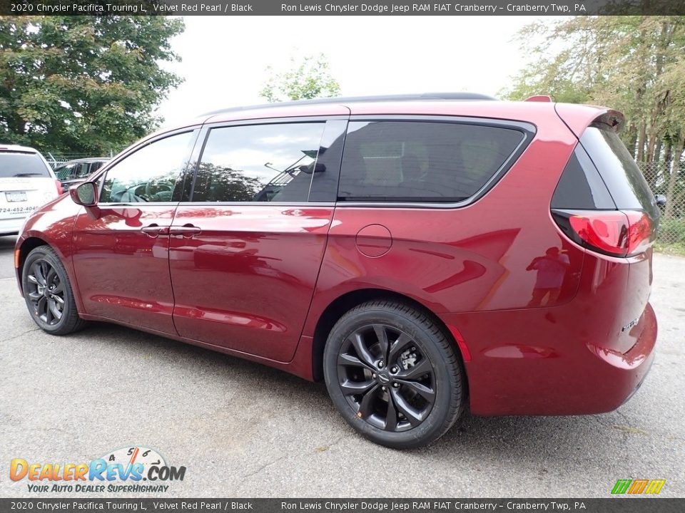 2020 Chrysler Pacifica Touring L Velvet Red Pearl / Black Photo #8