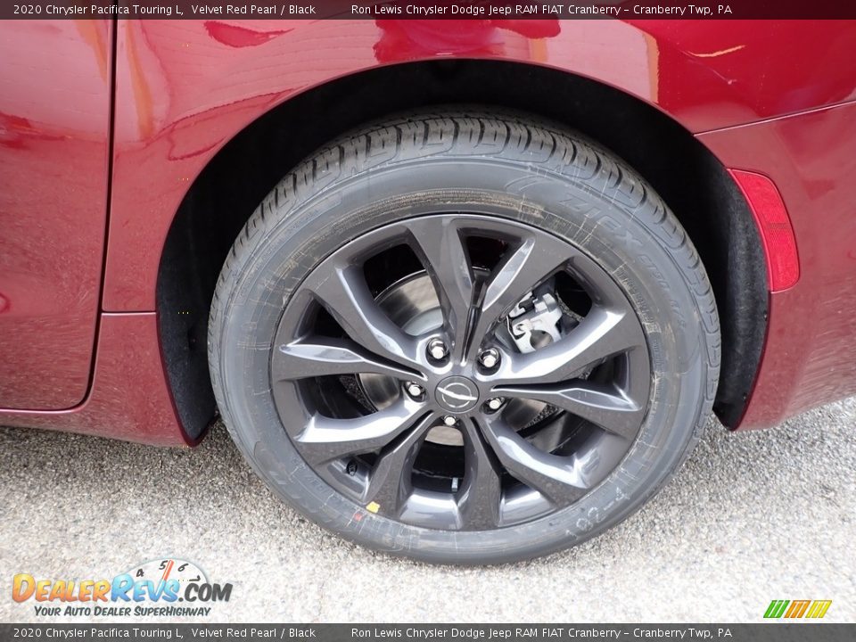 2020 Chrysler Pacifica Touring L Wheel Photo #10