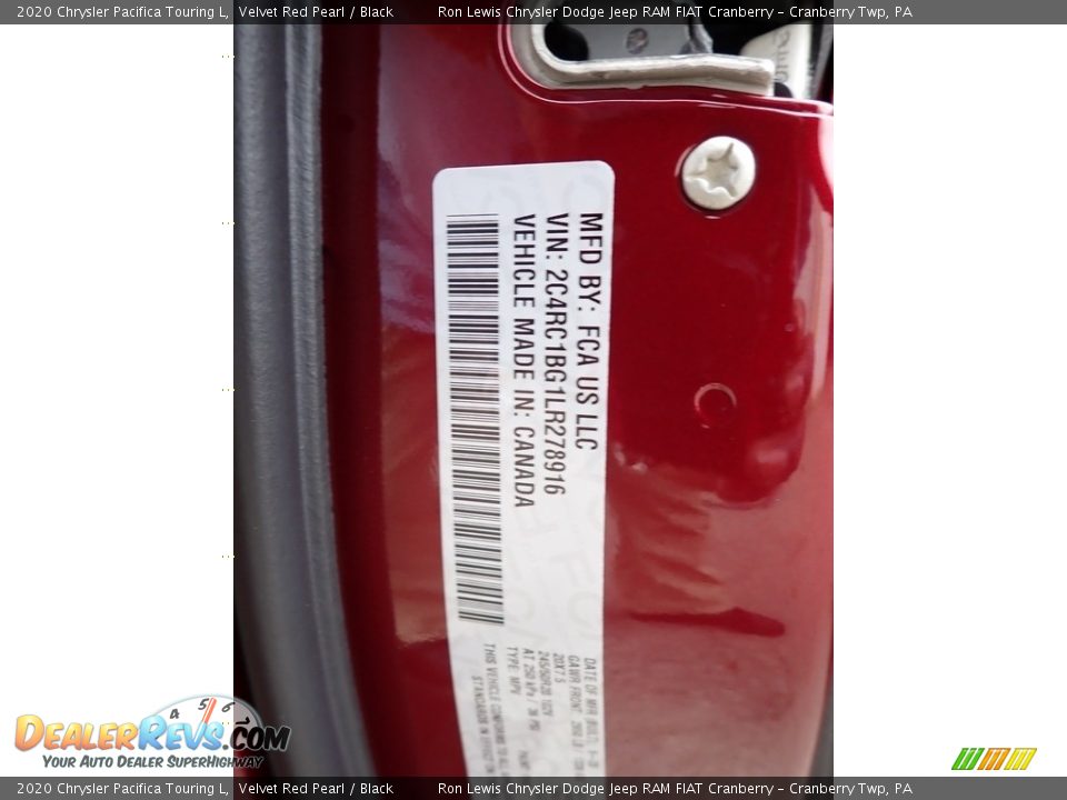 2020 Chrysler Pacifica Touring L Velvet Red Pearl / Black Photo #11