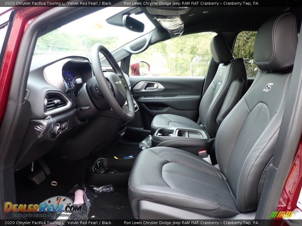 Black Interior - 2020 Chrysler Pacifica Touring L Photo #12
