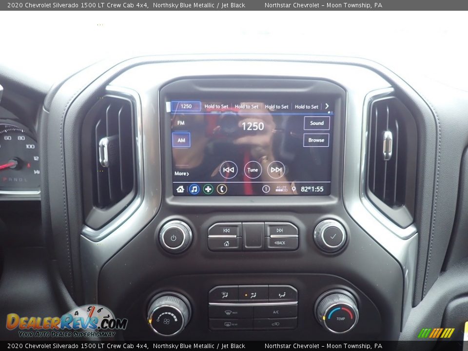 Controls of 2020 Chevrolet Silverado 1500 LT Crew Cab 4x4 Photo #16