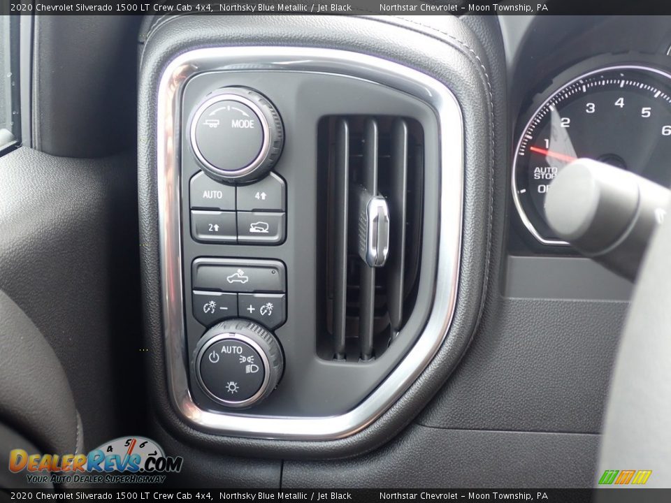 Controls of 2020 Chevrolet Silverado 1500 LT Crew Cab 4x4 Photo #20