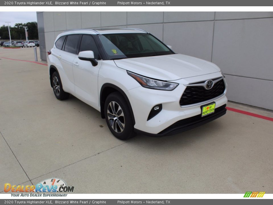 2020 Toyota Highlander XLE Blizzard White Pearl / Graphite Photo #2