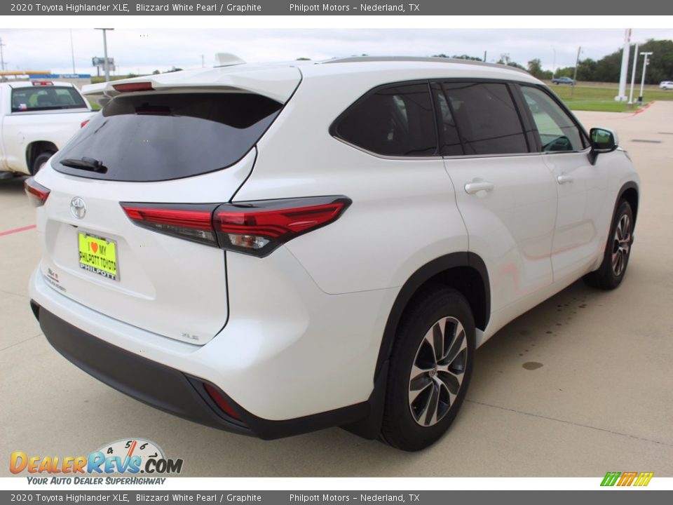 2020 Toyota Highlander XLE Blizzard White Pearl / Graphite Photo #8