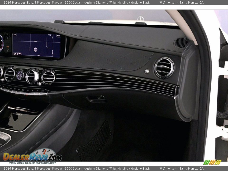 Dashboard of 2016 Mercedes-Benz S Mercedes-Maybach S600 Sedan Photo #22