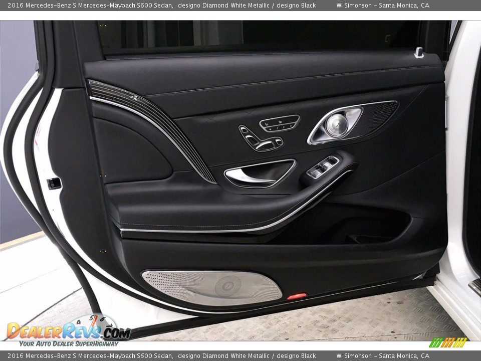 Door Panel of 2016 Mercedes-Benz S Mercedes-Maybach S600 Sedan Photo #25