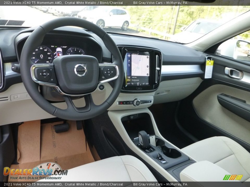 Blond/Charcoal Interior - 2021 Volvo XC40 T5 Momentum AWD Photo #9