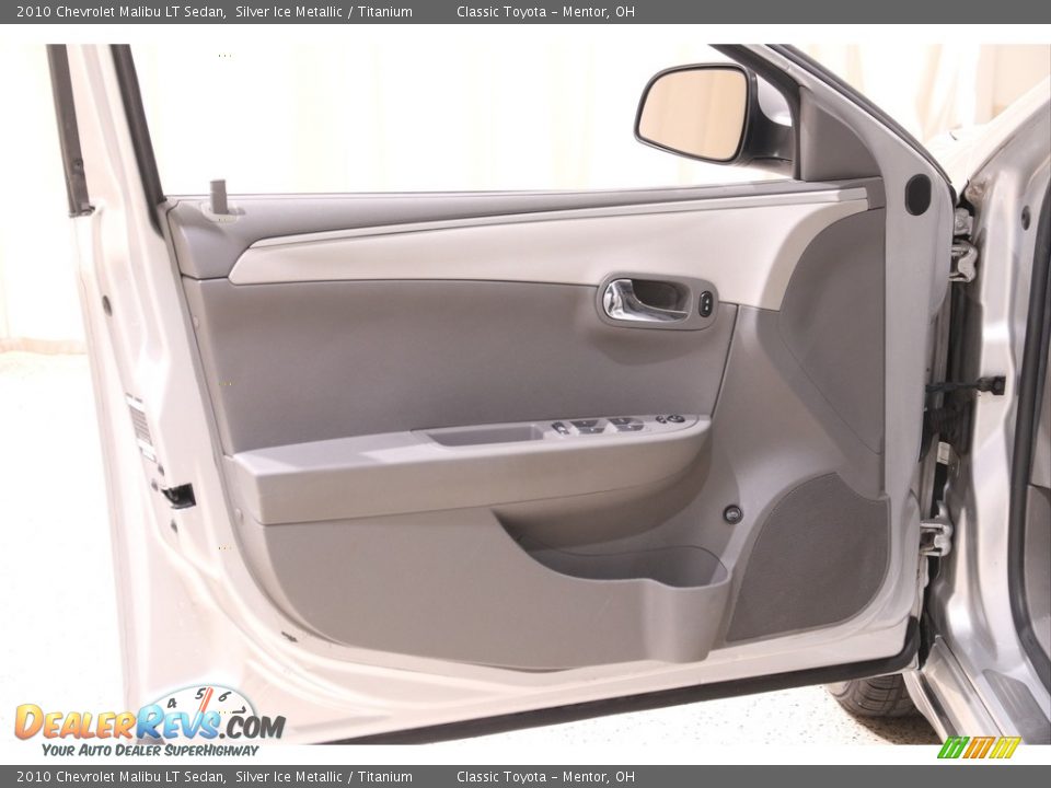 2010 Chevrolet Malibu LT Sedan Silver Ice Metallic / Titanium Photo #4
