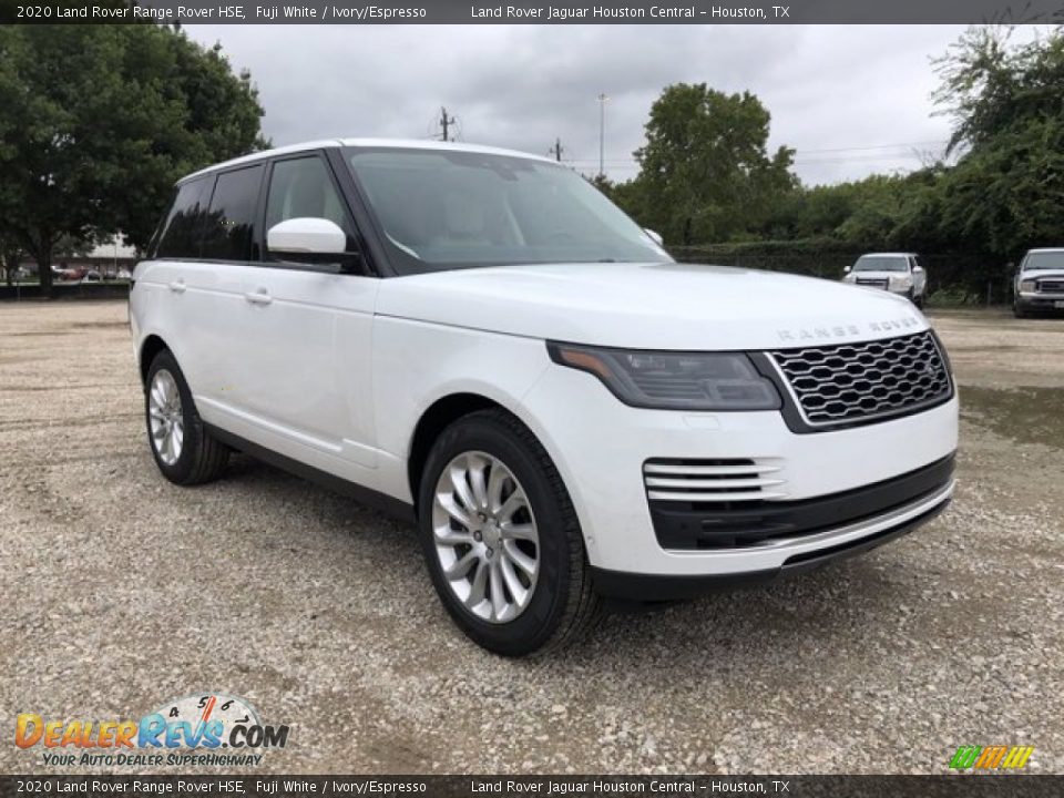 Front 3/4 View of 2020 Land Rover Range Rover HSE Photo #11