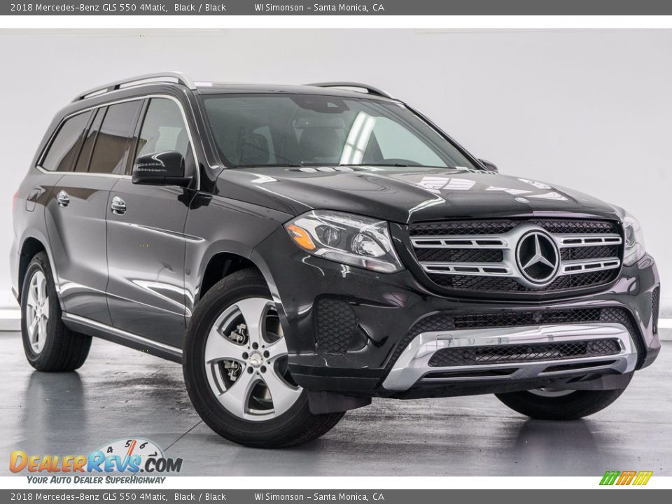 Front 3/4 View of 2018 Mercedes-Benz GLS 550 4Matic Photo #12