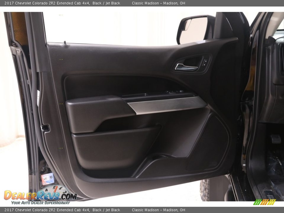 Door Panel of 2017 Chevrolet Colorado ZR2 Extended Cab 4x4 Photo #4