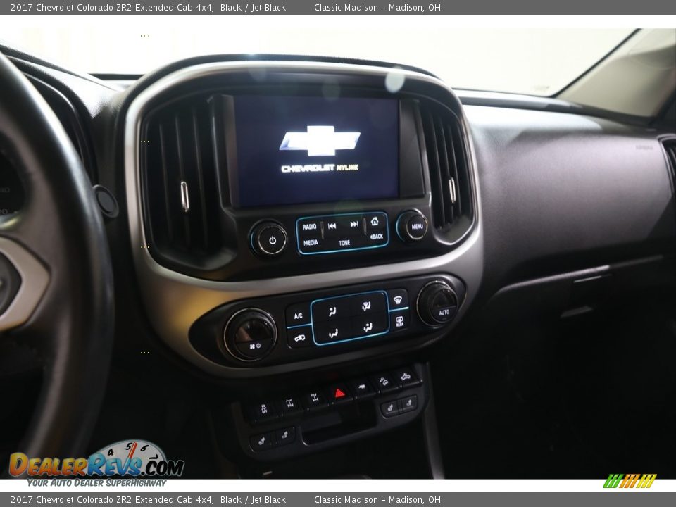 Controls of 2017 Chevrolet Colorado ZR2 Extended Cab 4x4 Photo #8