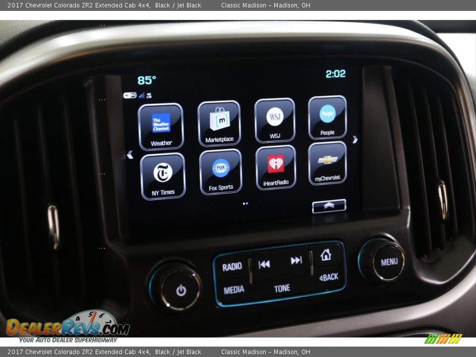 Controls of 2017 Chevrolet Colorado ZR2 Extended Cab 4x4 Photo #10