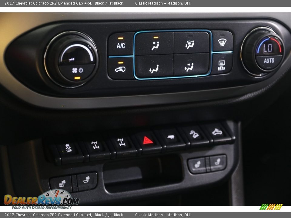 Controls of 2017 Chevrolet Colorado ZR2 Extended Cab 4x4 Photo #22