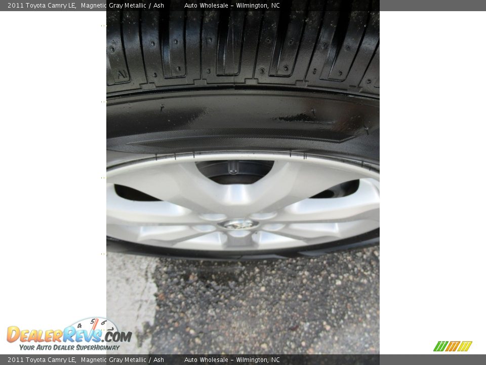 2011 Toyota Camry LE Magnetic Gray Metallic / Ash Photo #9