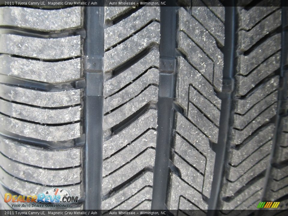 2011 Toyota Camry LE Magnetic Gray Metallic / Ash Photo #10