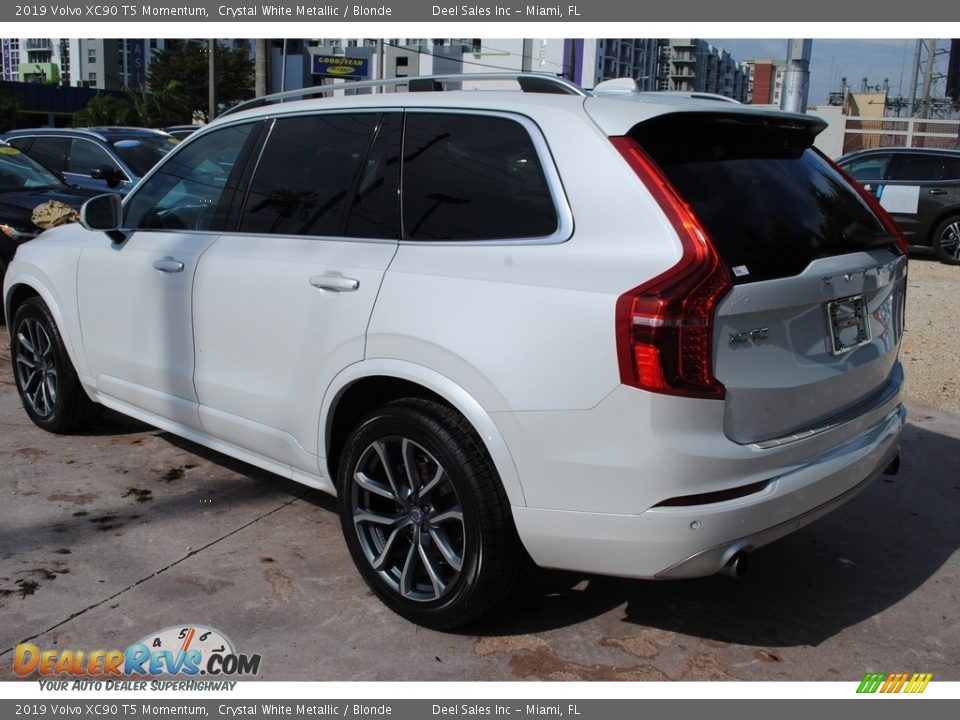 2019 Volvo XC90 T5 Momentum Crystal White Metallic / Blonde Photo #6