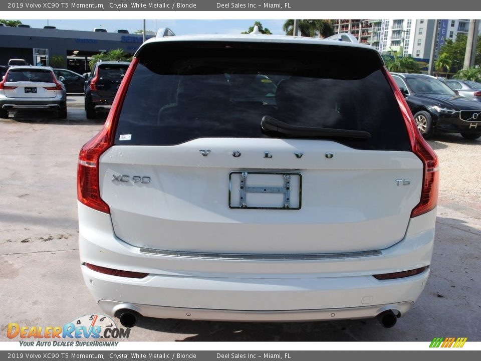 2019 Volvo XC90 T5 Momentum Crystal White Metallic / Blonde Photo #8