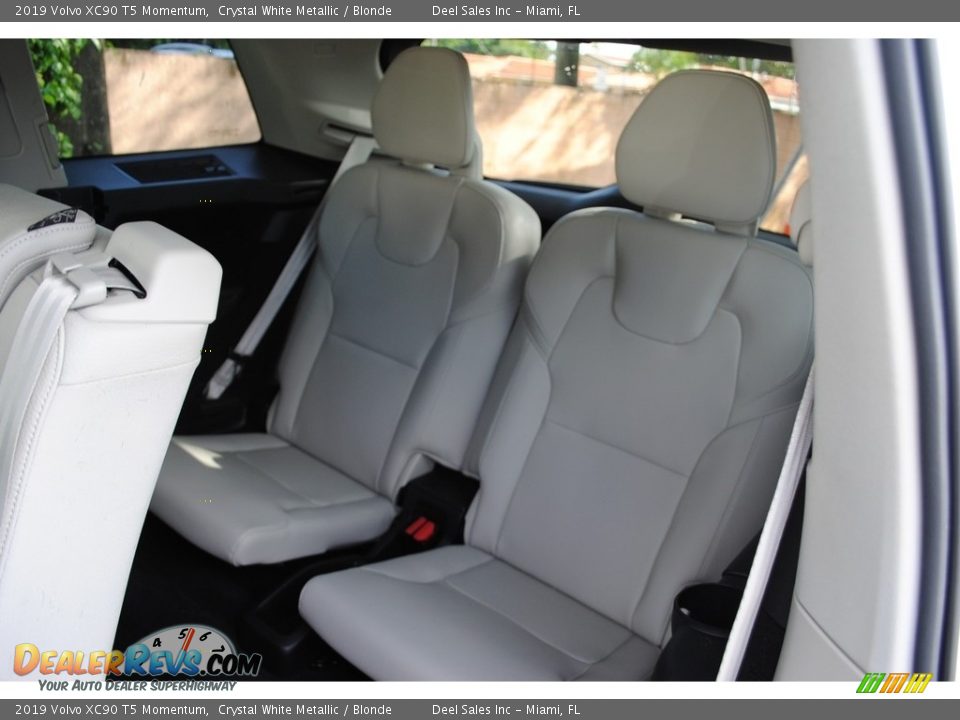 Rear Seat of 2019 Volvo XC90 T5 Momentum Photo #11