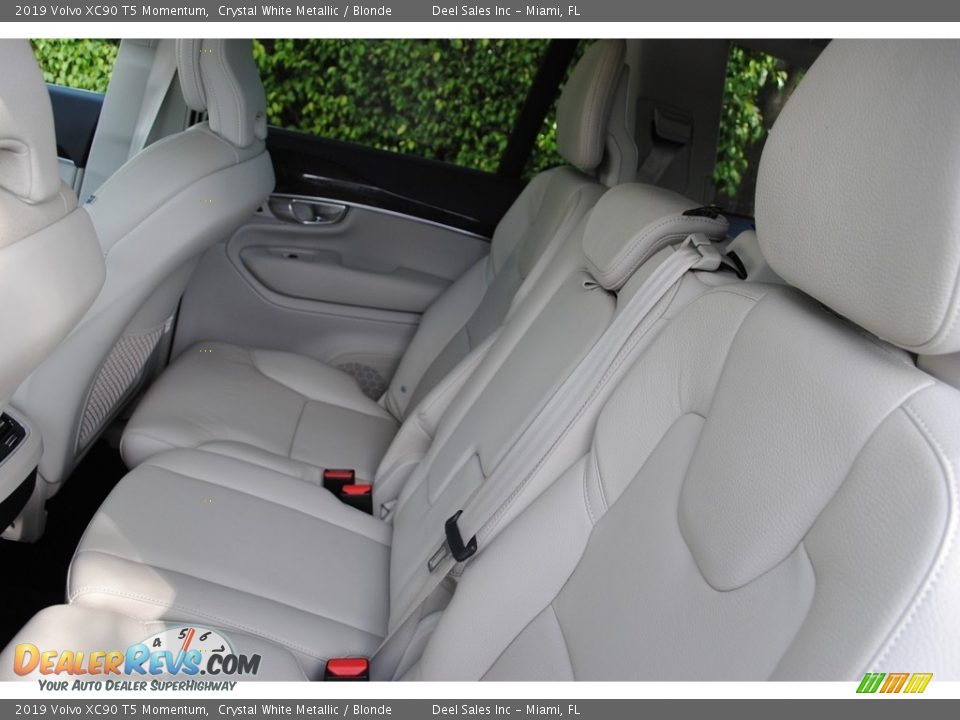 Rear Seat of 2019 Volvo XC90 T5 Momentum Photo #12