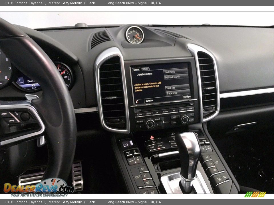 Controls of 2016 Porsche Cayenne S Photo #5