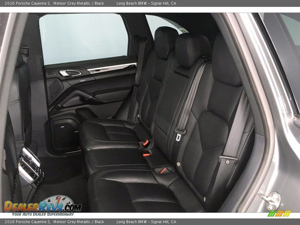 Rear Seat of 2016 Porsche Cayenne S Photo #30