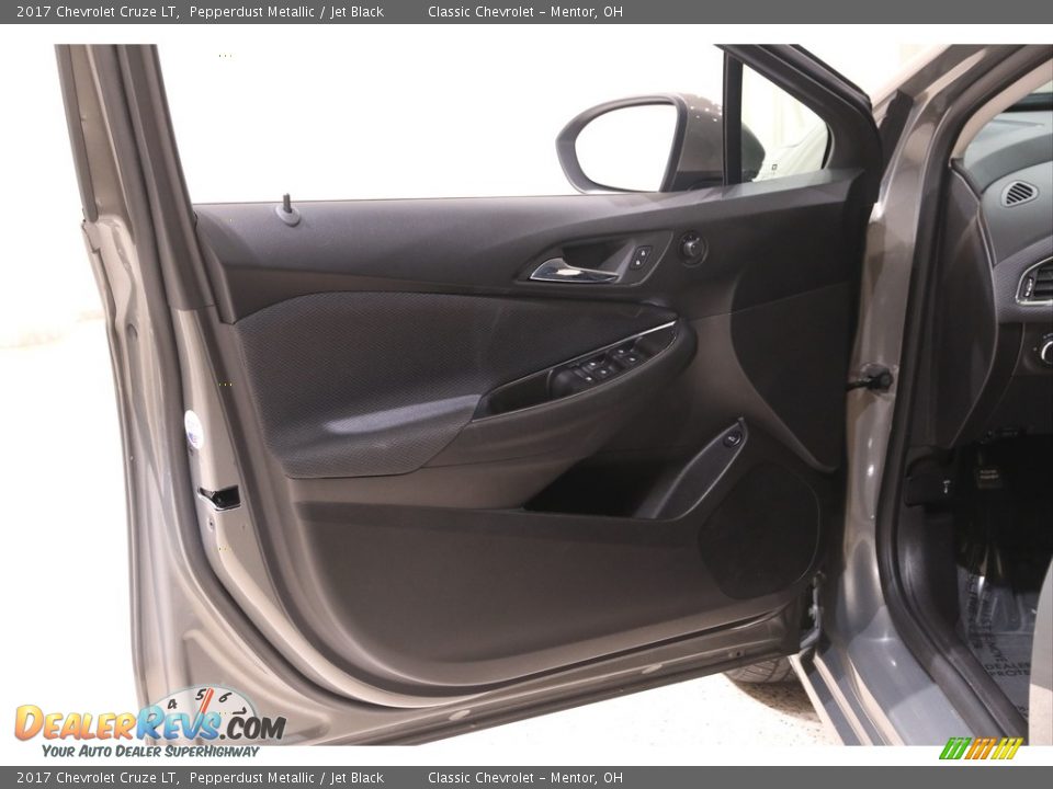 2017 Chevrolet Cruze LT Pepperdust Metallic / Jet Black Photo #4