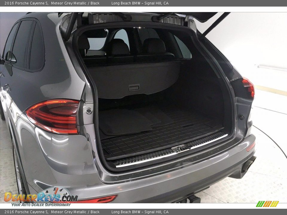 2016 Porsche Cayenne S Trunk Photo #32