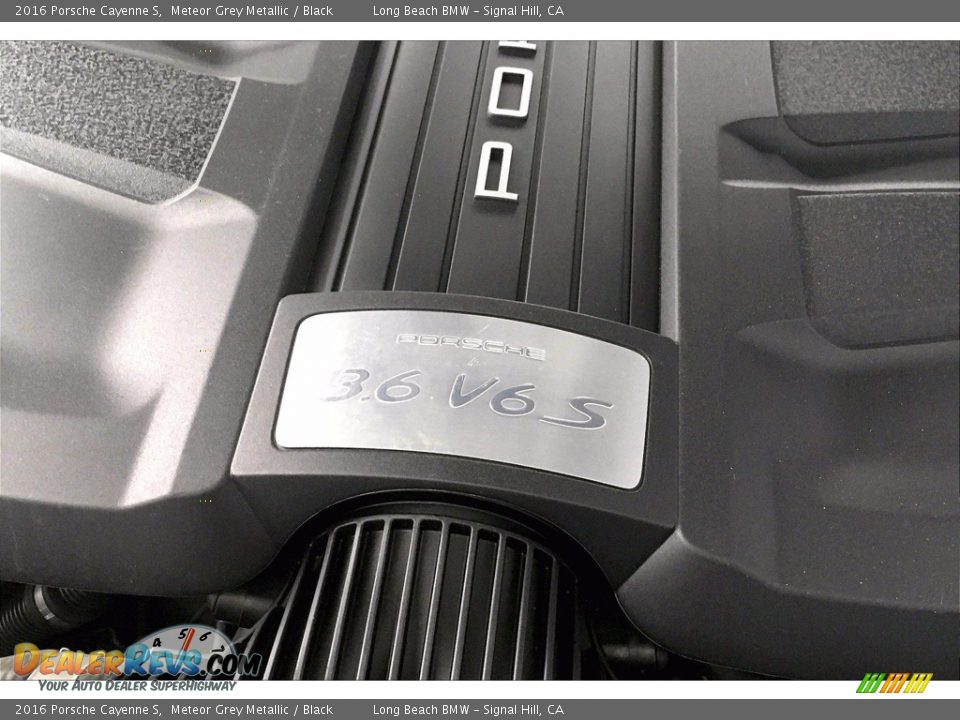 2016 Porsche Cayenne S Logo Photo #35