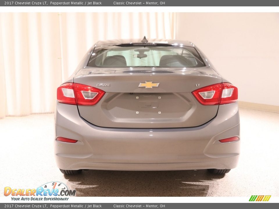 2017 Chevrolet Cruze LT Pepperdust Metallic / Jet Black Photo #16