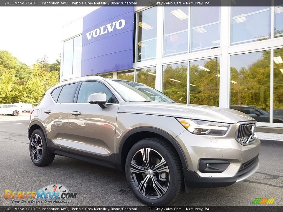 Front 3/4 View of 2021 Volvo XC40 T5 Inscription AWD Photo #1