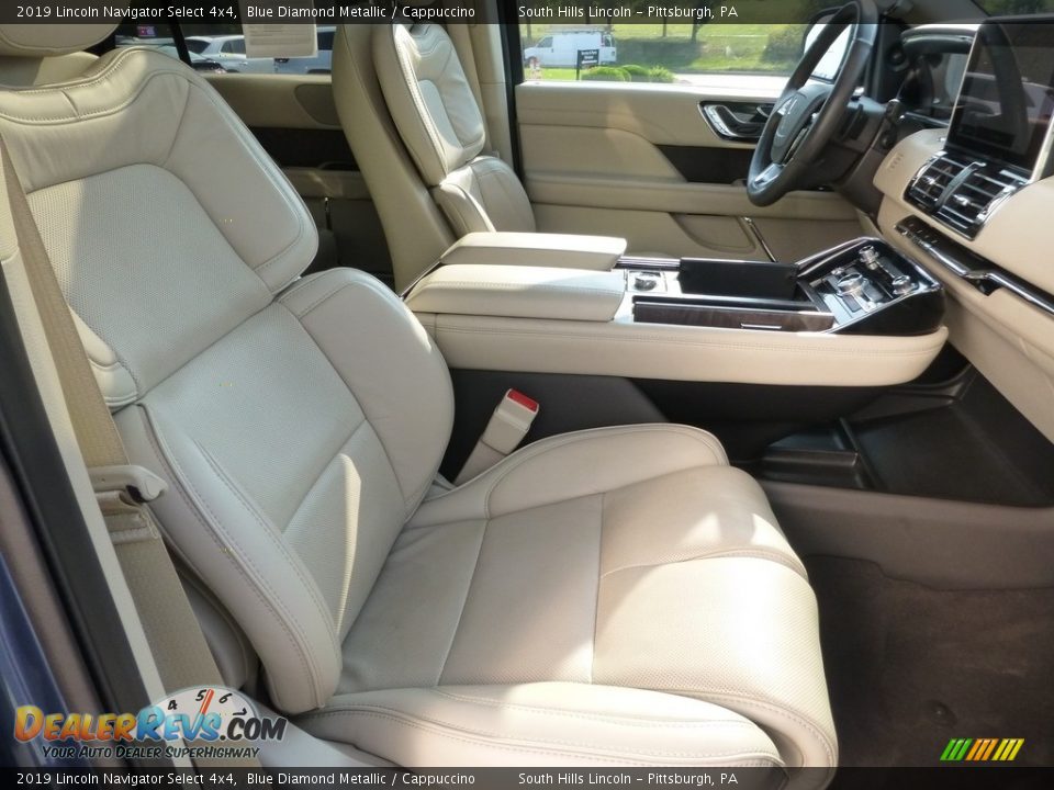 Front Seat of 2019 Lincoln Navigator Select 4x4 Photo #11