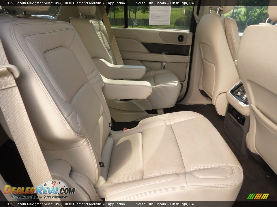 Rear Seat of 2019 Lincoln Navigator Select 4x4 Photo #14