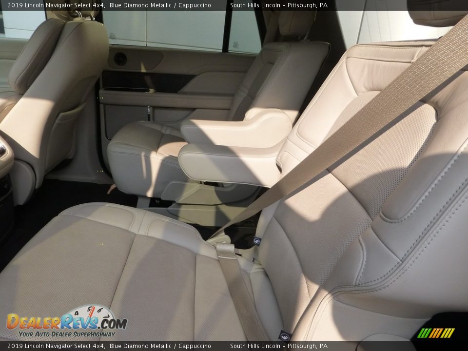 Rear Seat of 2019 Lincoln Navigator Select 4x4 Photo #17