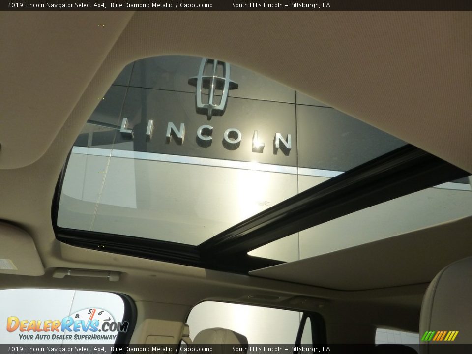 Sunroof of 2019 Lincoln Navigator Select 4x4 Photo #20